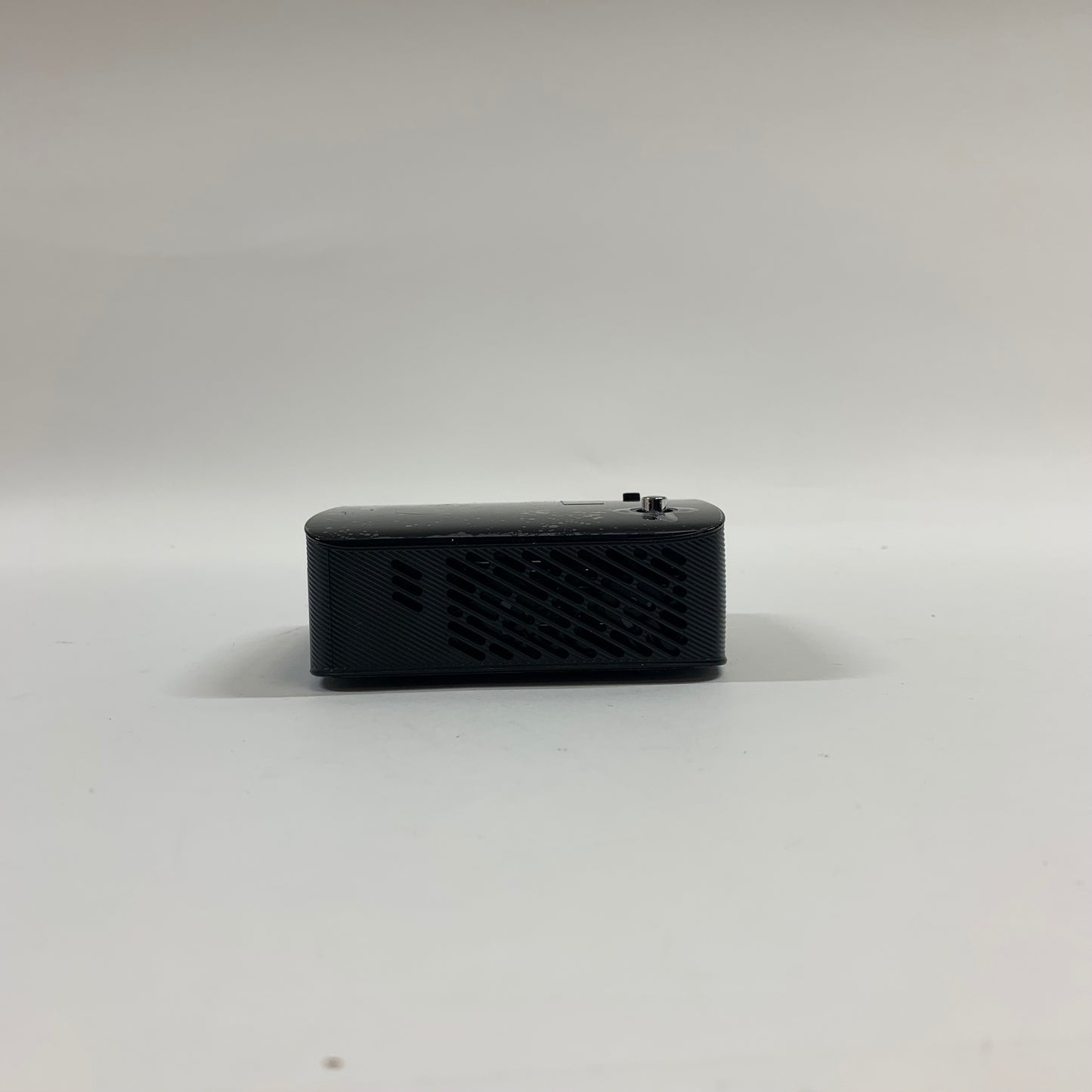 LG ph1520b 1208 x 720 Mini Projector