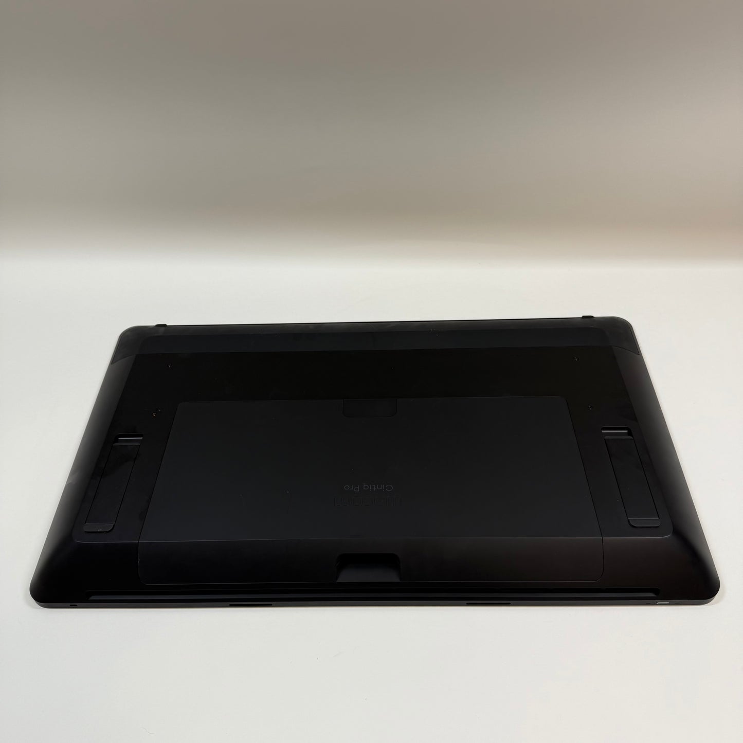 Wacom Cintiq Pro 24" Creative Pen Display XLA-H928