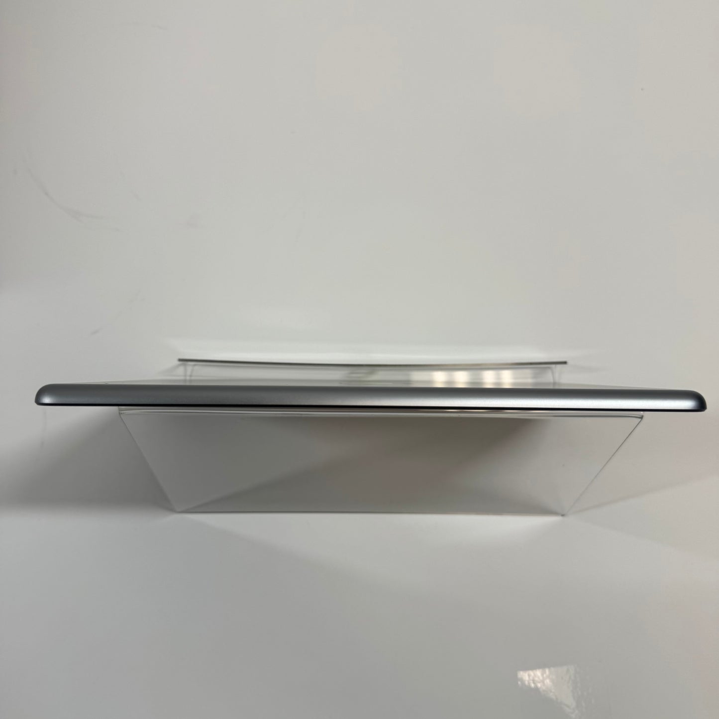 WiFi Only Apple iPad 6th Gen 32GB Space Gray MR7J2LL/A