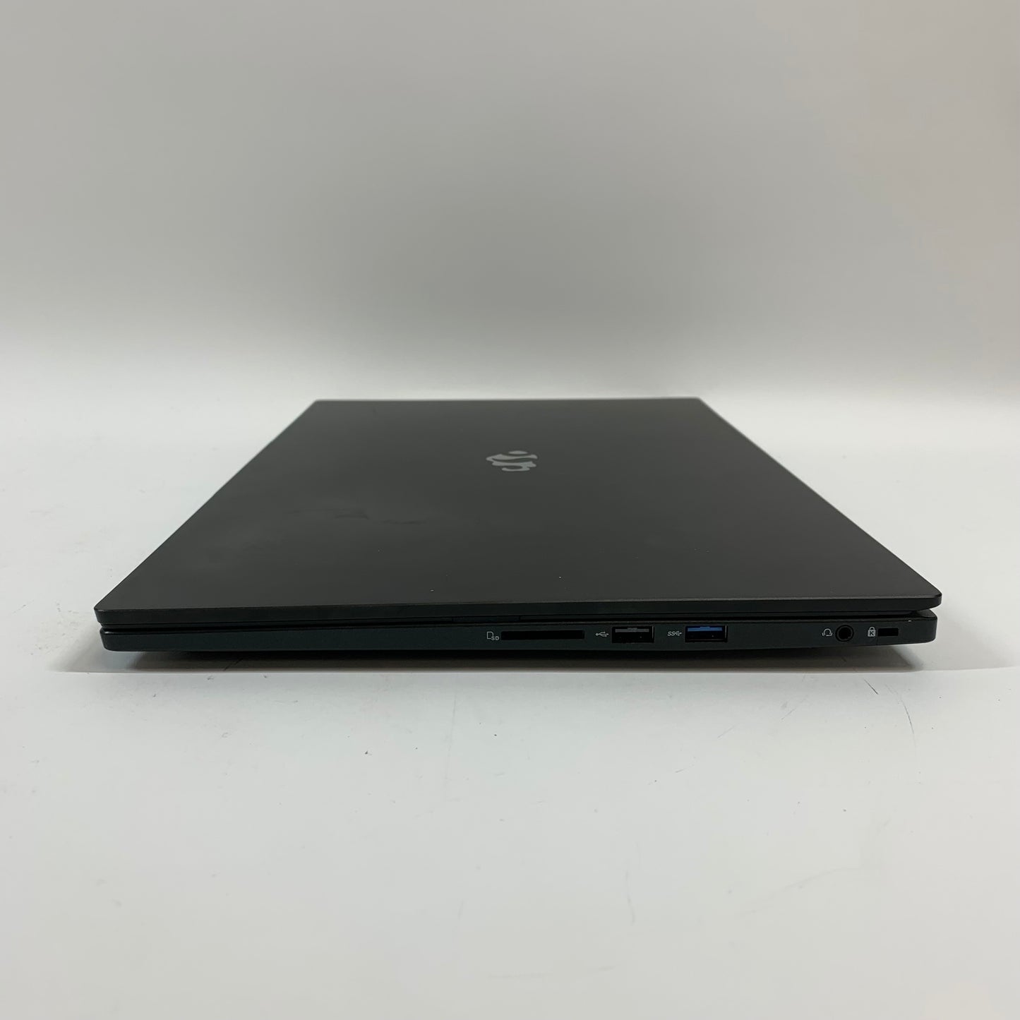 Nimo N172 17.3" Ryzen 9 Pro 6950H 3.3GHz 32GB RAM 1TB SSD