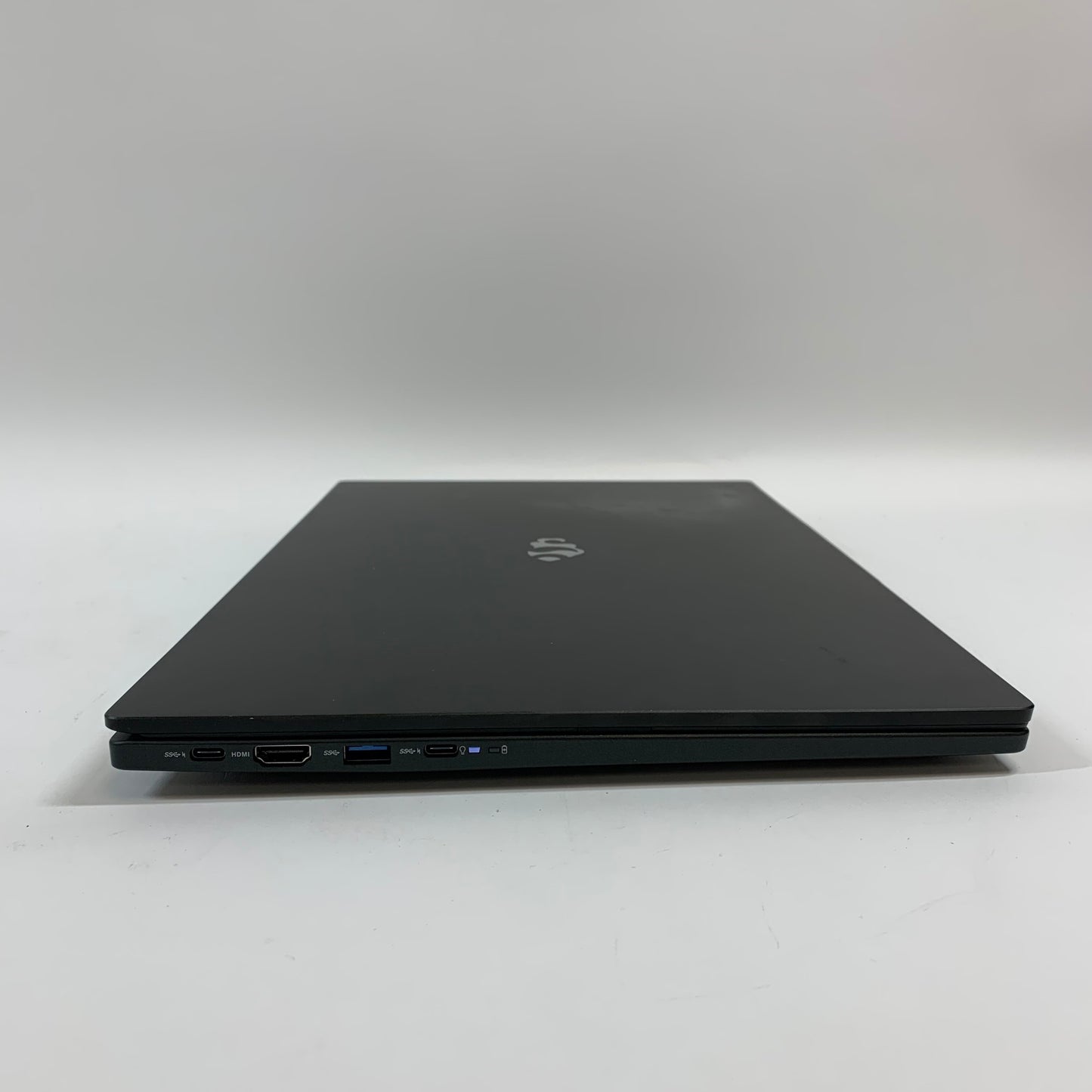 Nimo N172 17.3" Ryzen 9 Pro 6950H 3.3GHz 32GB RAM 1TB SSD