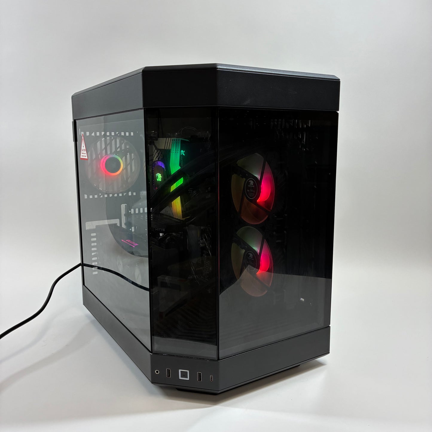 HYTE Y70 i7-12700KF 3.60GHz 32GB RAM Nvidia GeForce RTX 3070