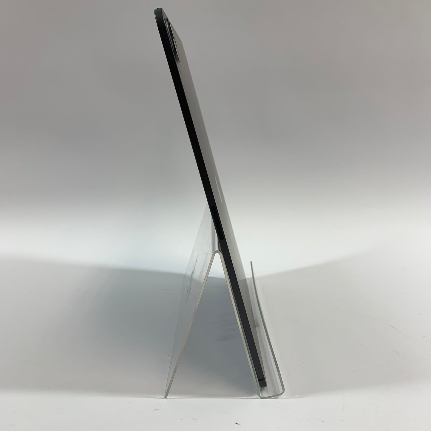 Unlocked Apple iPad Pro 13" M5 256GB Space Black ME7W4LL/A