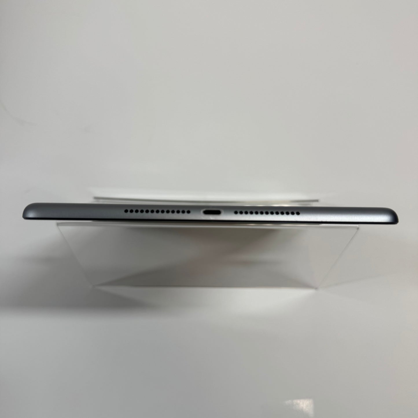 WiFi Only Apple iPad 6th Gen 32GB Space Gray MR7J2LL/A