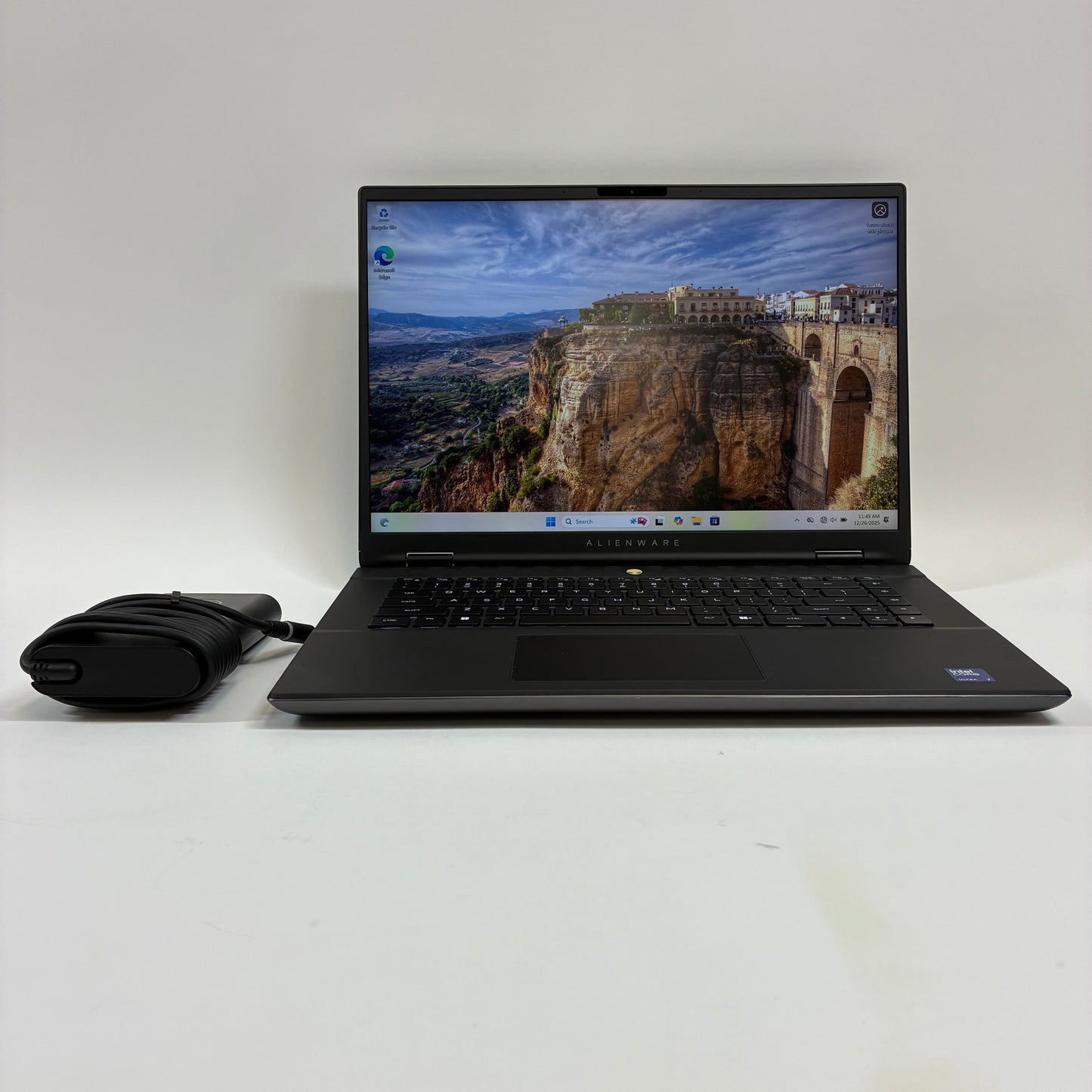 Alienware m16 R2 15" Core Ultra 7 155H 1.4GHz 16GB RAM 1TB SSD GeForce RTX 4070