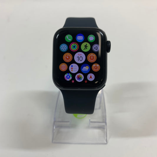 GPS Only Apple Watch SE 2nd Gen 40MM Starlight Aluminum Black Sport Band A2722