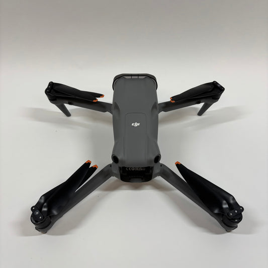 DJI Air 3 4K Camera Drone CP.MA.00000693.01 Fly More Combo