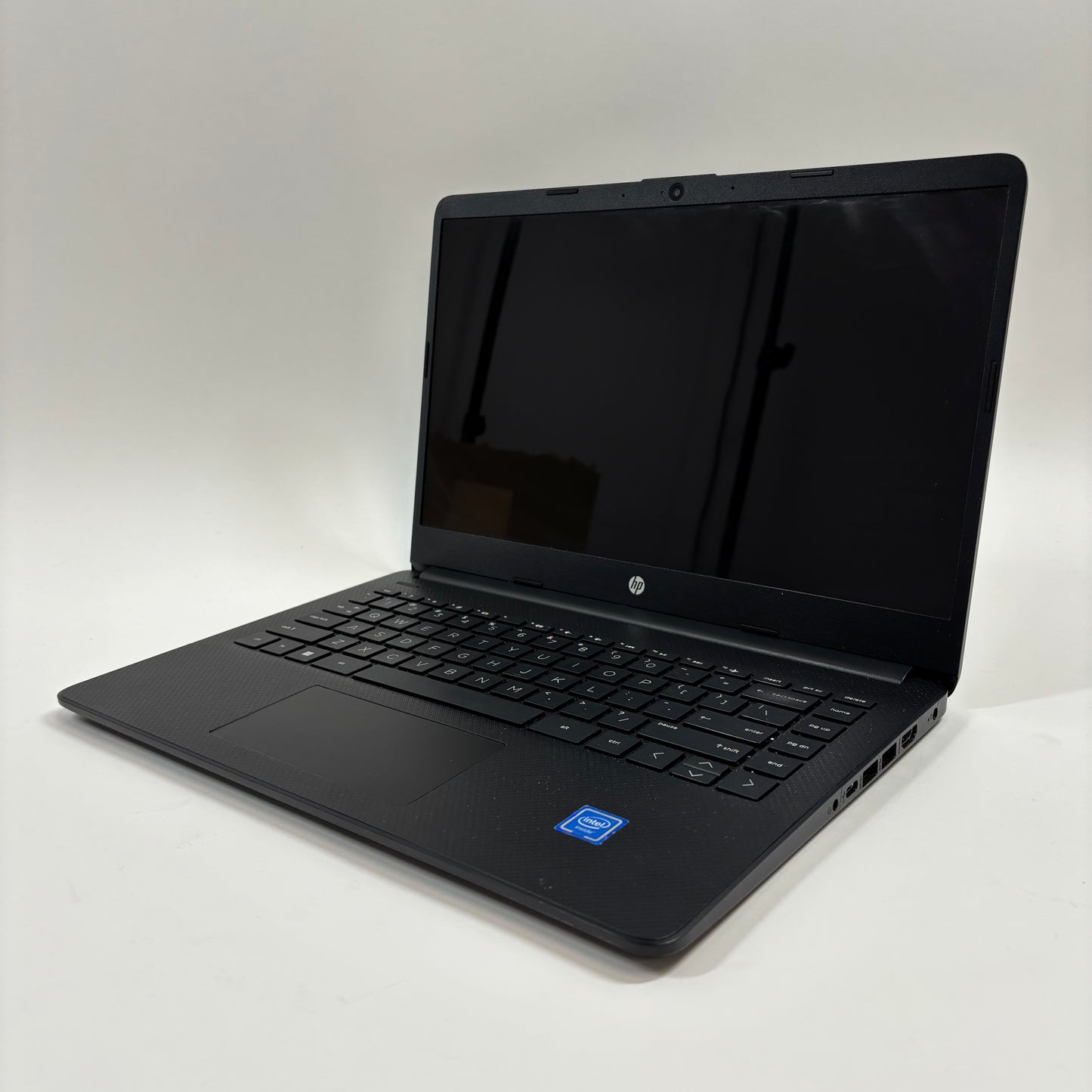 HP Pavilion 14-DQ0060NR 14" Celeron N4120 1.1GHz 4GB RAM 64GB SSD