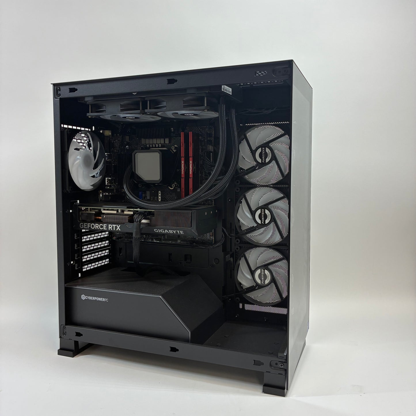 CyberPower GXiVR8760A4 i7-14700KF 32GB RAM Gigabyte GeForce RTX 4070 Super